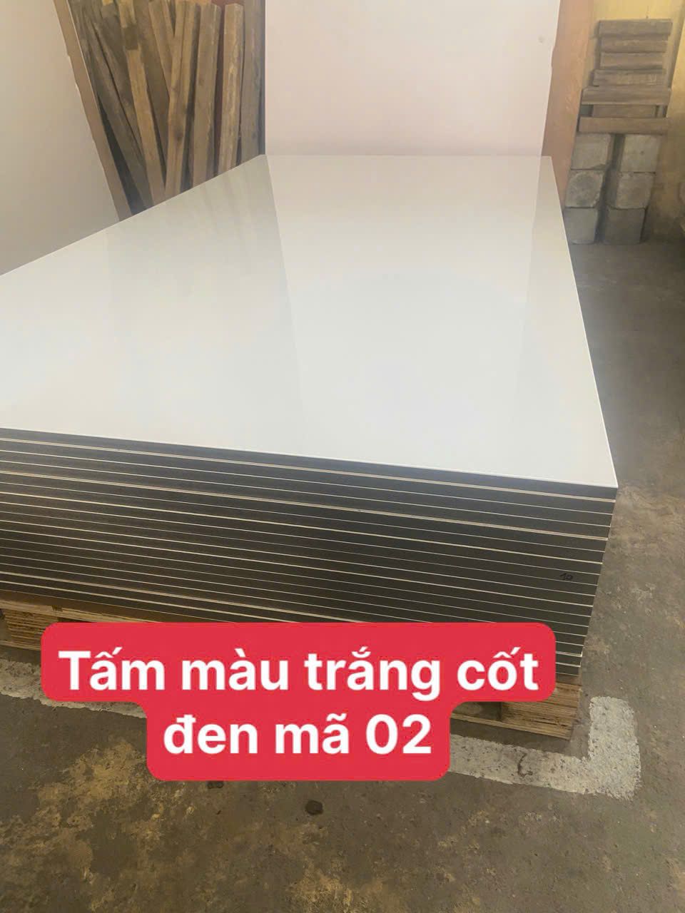 Gỗ nhựa than tre mặt nhựa Acrylic siêu bóng màu xanh ngọc, vàng cát