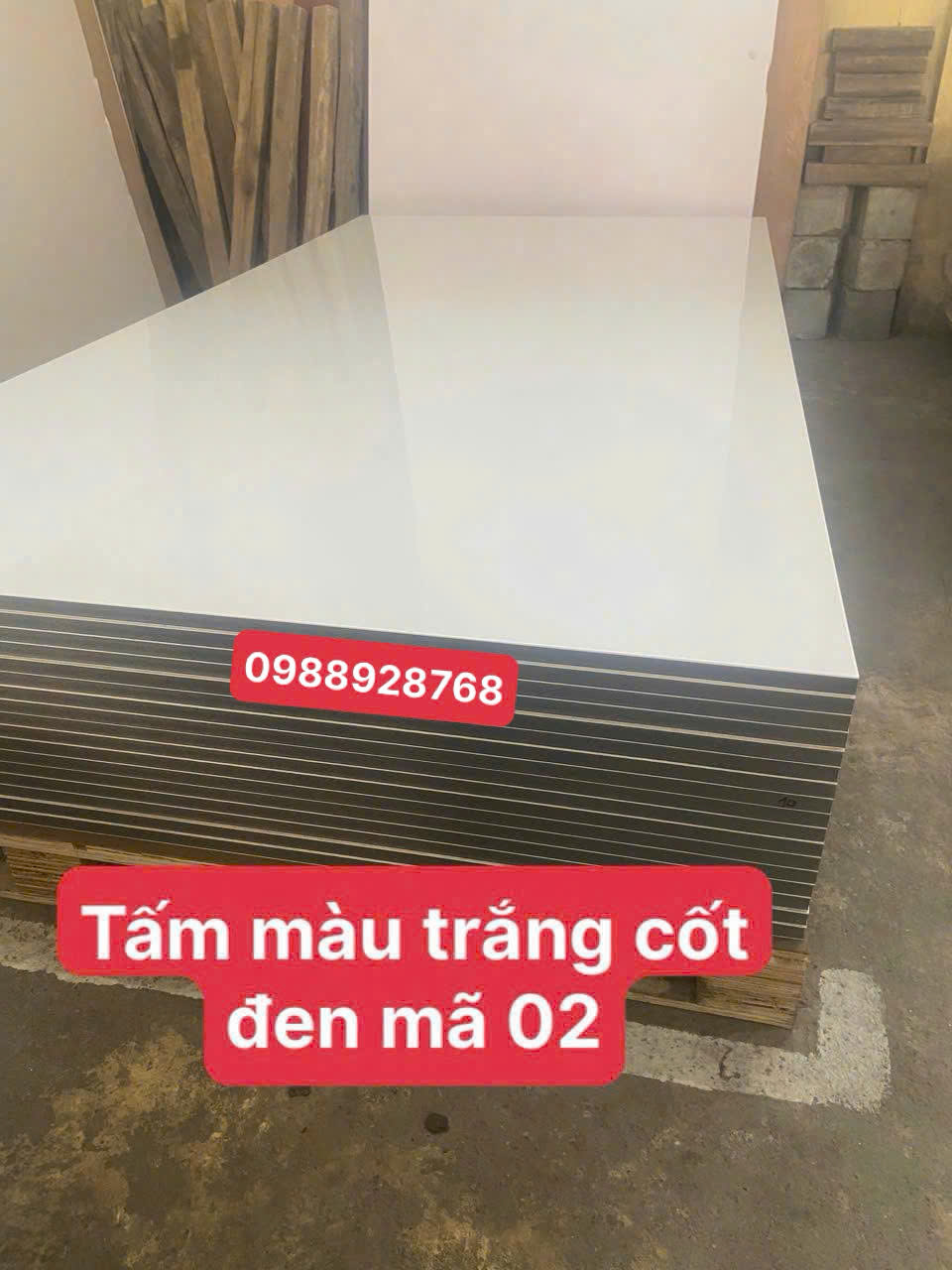 Gỗ nhựa 17 ly cốt đen than tre - mặt trắng mờ SH - Mã 02