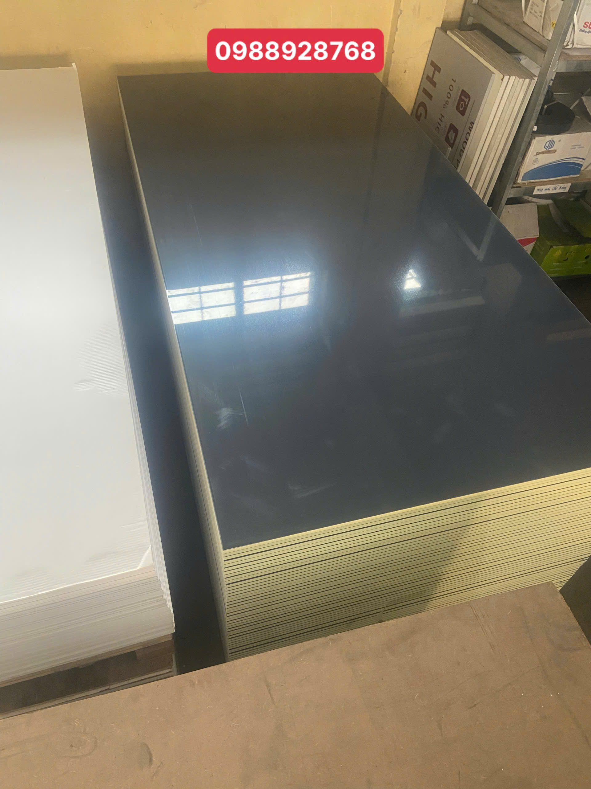 Gỗ nhựa 17 ly mặt nhựa Acrylic siêu bóng - màu chì (bóng) - Mã 06